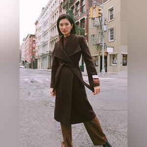 NWOT SOLD OUT Aritzia Montage coat in dark umber brown xxs